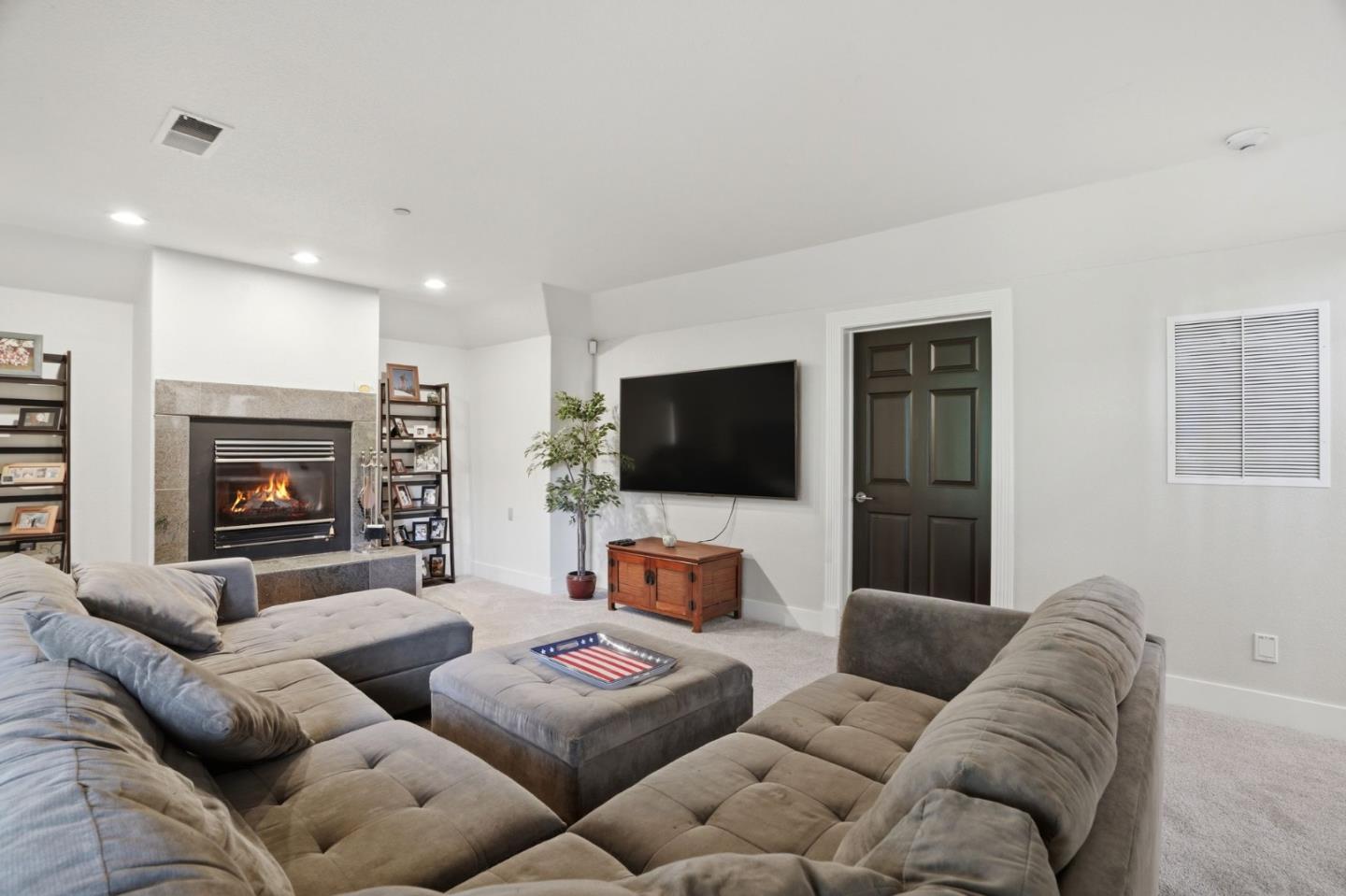24106 Deer Path Road Saratoga, CA 95070 - Photo 23 of 68