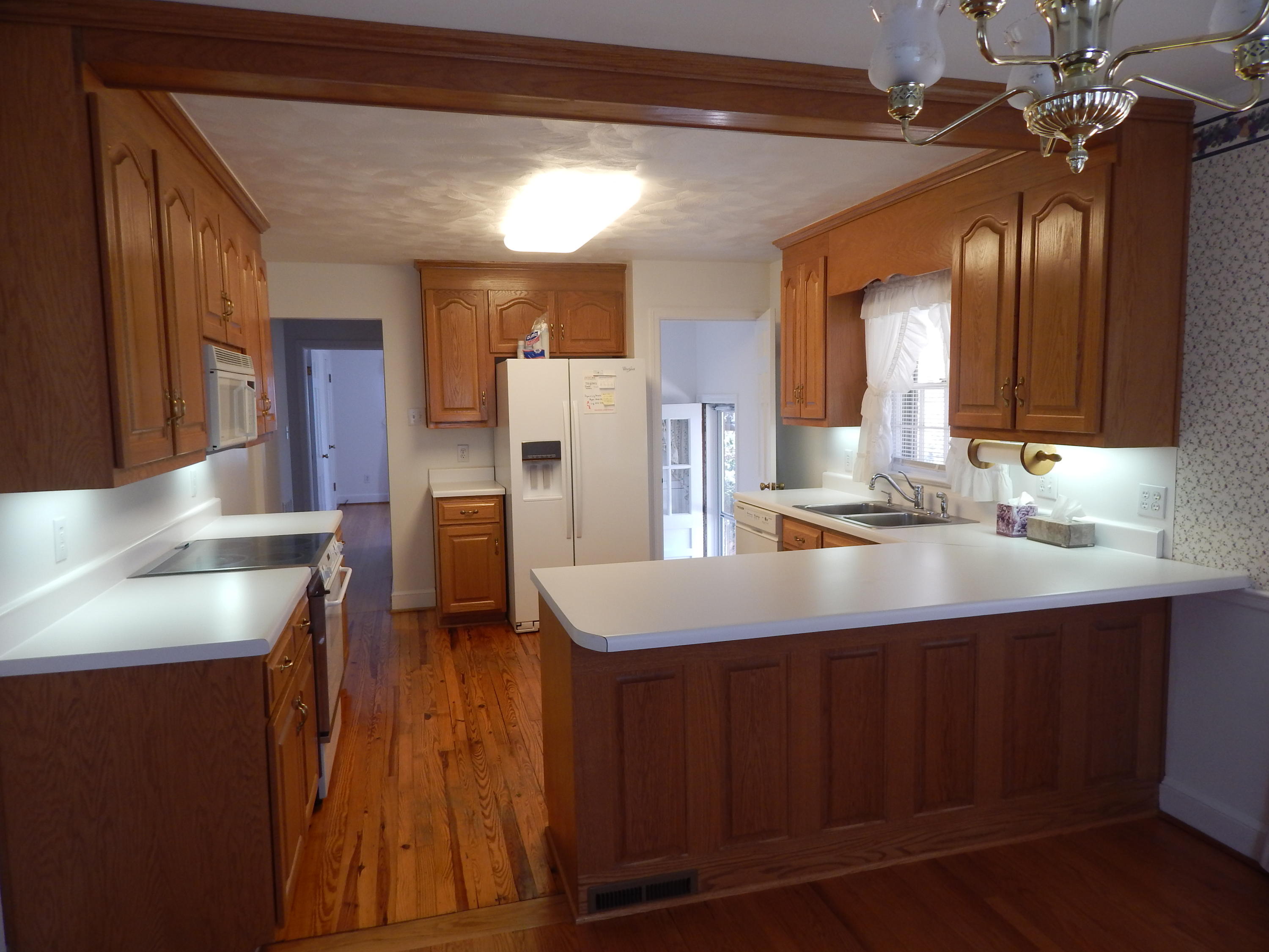 2334 York Road Southwest Roanoke, VA 24015 - Photo 4 of 13 2334 YORK RD- KITCHEN 2