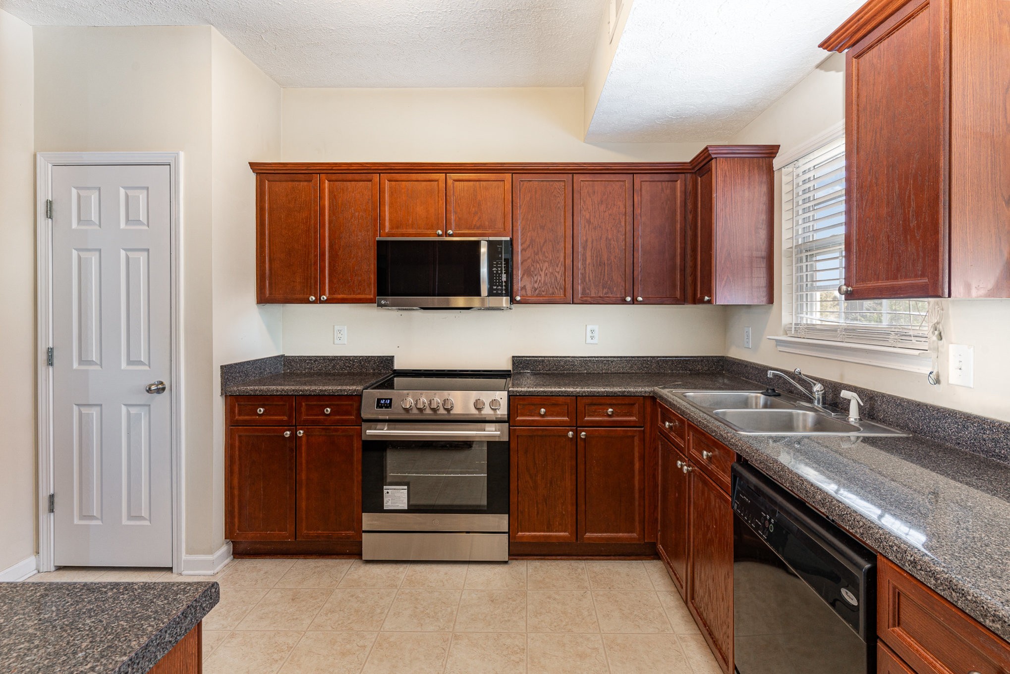 1093 Achiever Circle Spring Hill, TN 37174 - Photo 10 of 29 Gallery Image 10