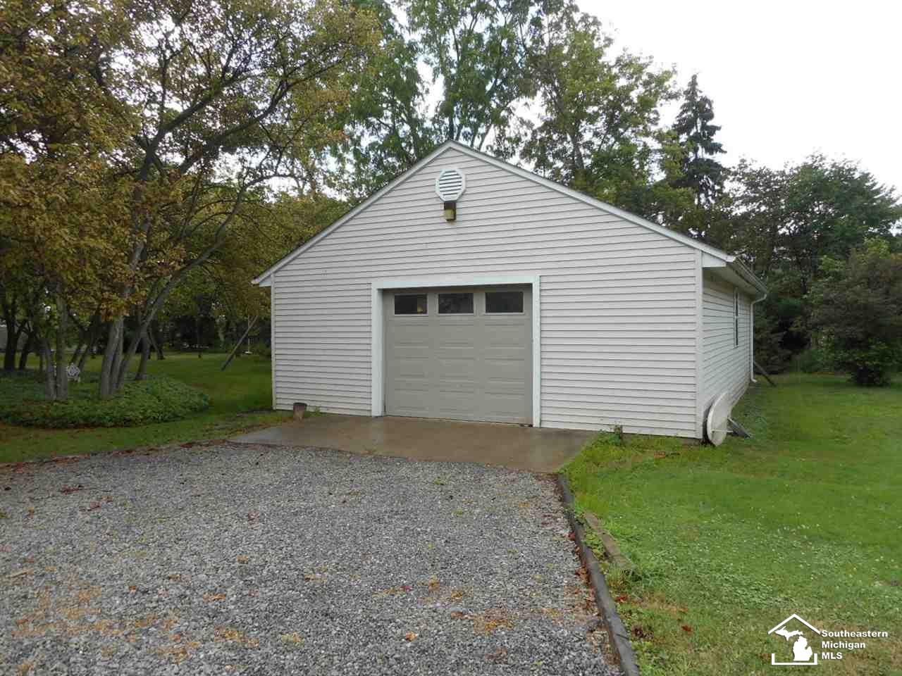 29224 East River Road Grosse Ile, MI 48138 - Photo 4 of 6