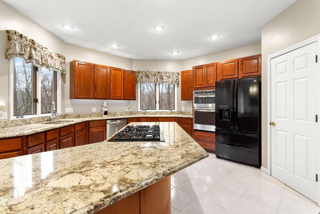 77 O'Grady Road Marlborough, MA 01752 - Photo 11 of 36 Gallery Image 11
