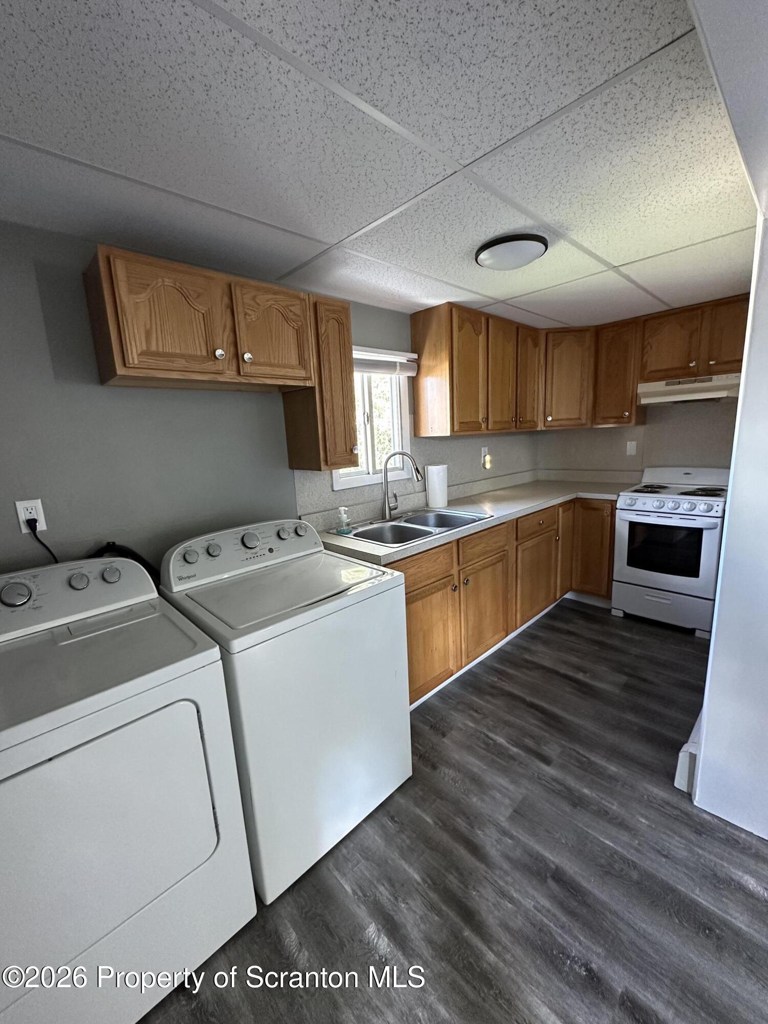 148 Monroe Street, Unit 2 Archbald, PA 18403 - Photo 2 of 14 IMG_5199