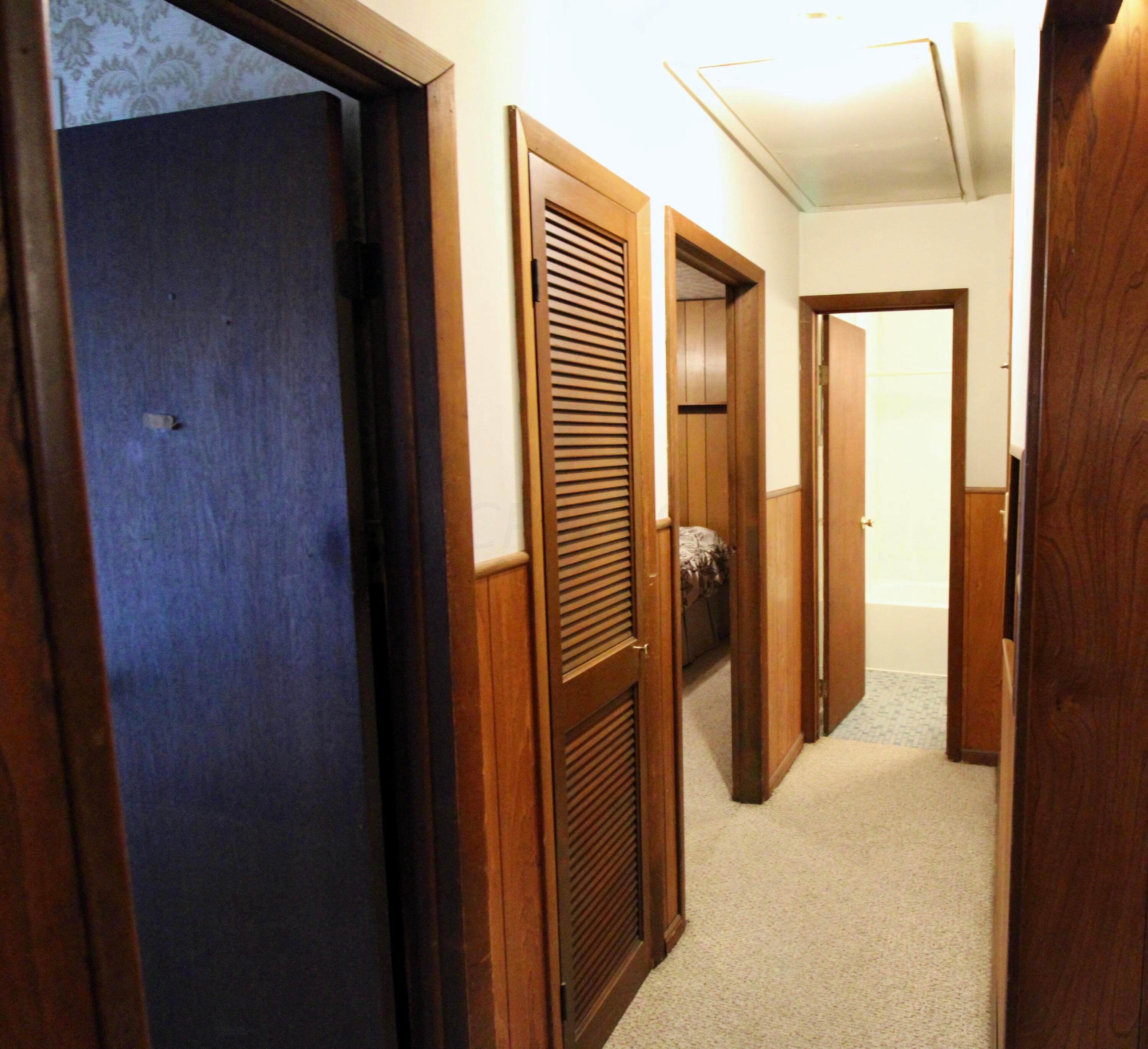 3464-3466 Eakin Road Columbus, OH 43204 - Photo 21 of 51 Hall to 2nd and 3rd Bedroom and fullbath