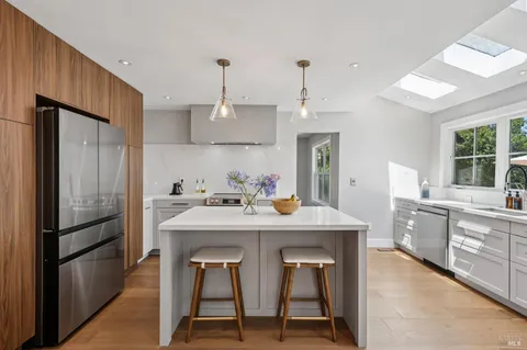 $1,295,000 | 22 Hyannis Cove, San Rafael, CA 94901