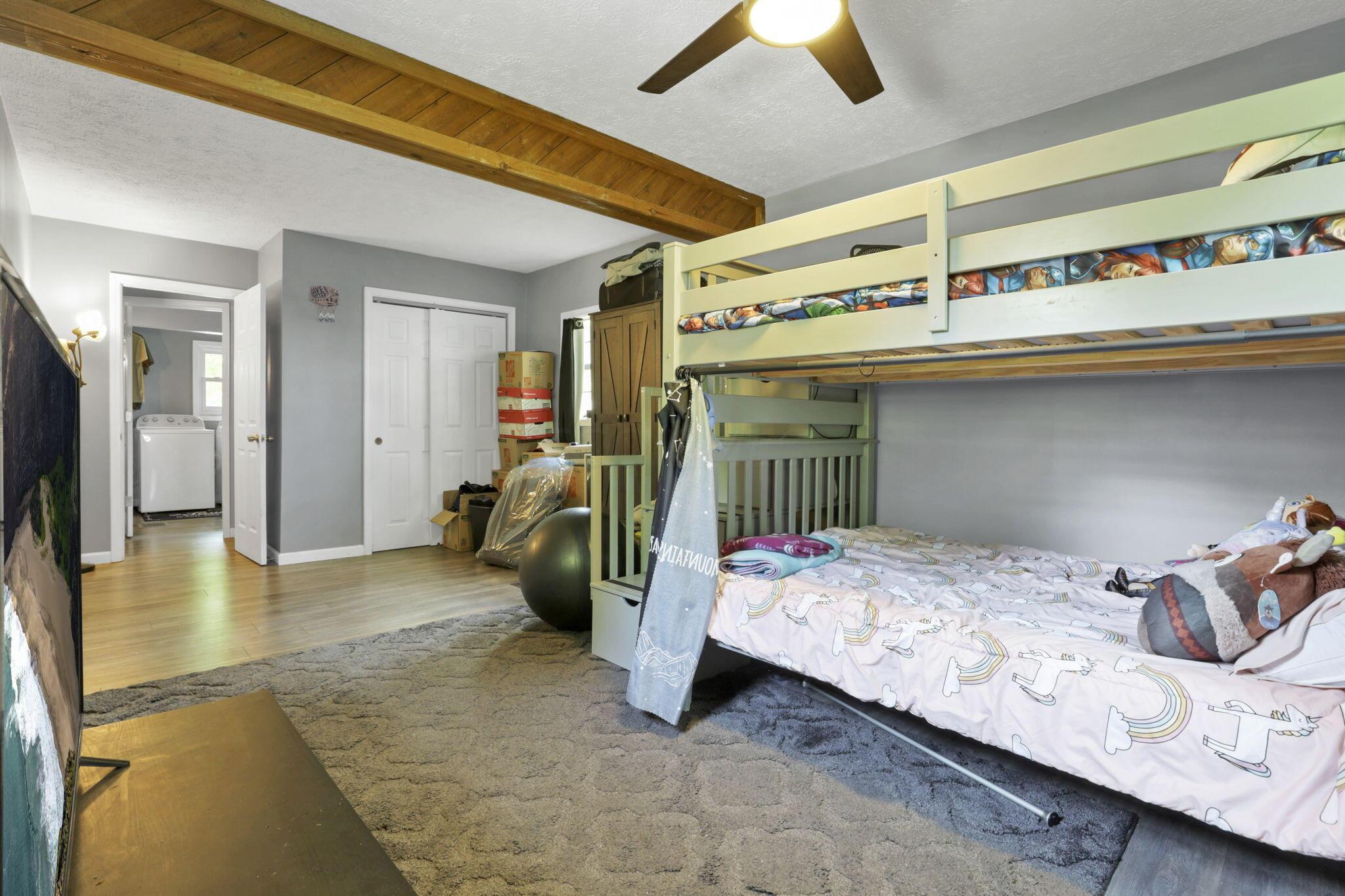 930 Hibbs Road Grove City, OH 43123 - Photo 23 of 45 2nd bedroom