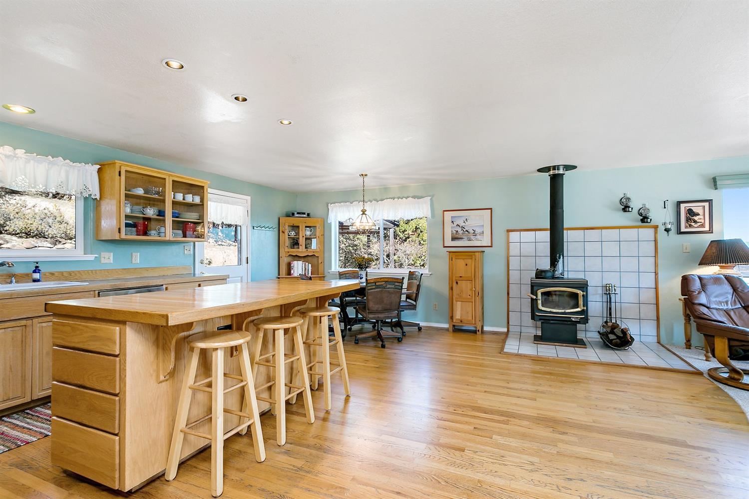 484 Hawk Gulch Road Medford, OR 97501 - Photo 17 of 35 Additional Photo