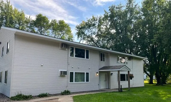 $650 | 150 Wayne Street, Unit 7, Maynard, MN 56260