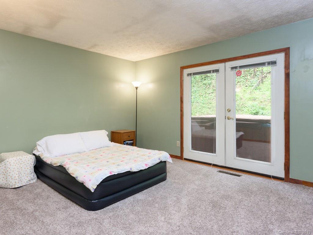213 Beverly Road Asheville, NC 28805 - Photo 16 of 32 Gallery Image 16