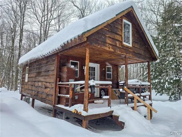 $109,900 | 16 North Shore Drive, Amboy, NY 13316