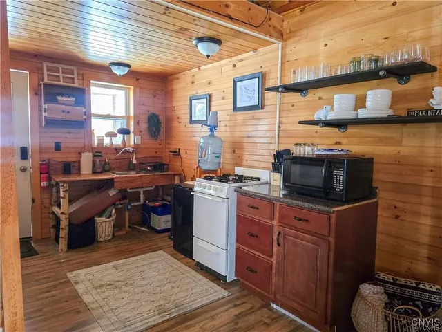 $109,900 | 16 North Shore Drive, Amboy, NY 13316