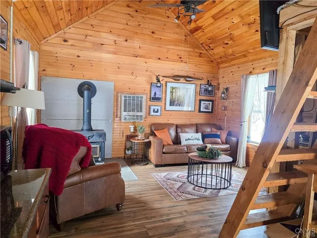 $109,900 | 16 North Shore Drive, Amboy, NY 13316