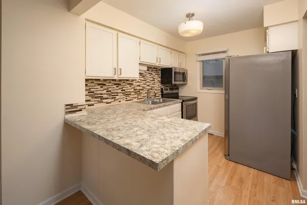 $1,699 | 3598 Cedarwood Court, Bettendorf, IA 52722