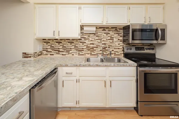 $1,699 | 3598 Cedarwood Court, Bettendorf, IA 52722