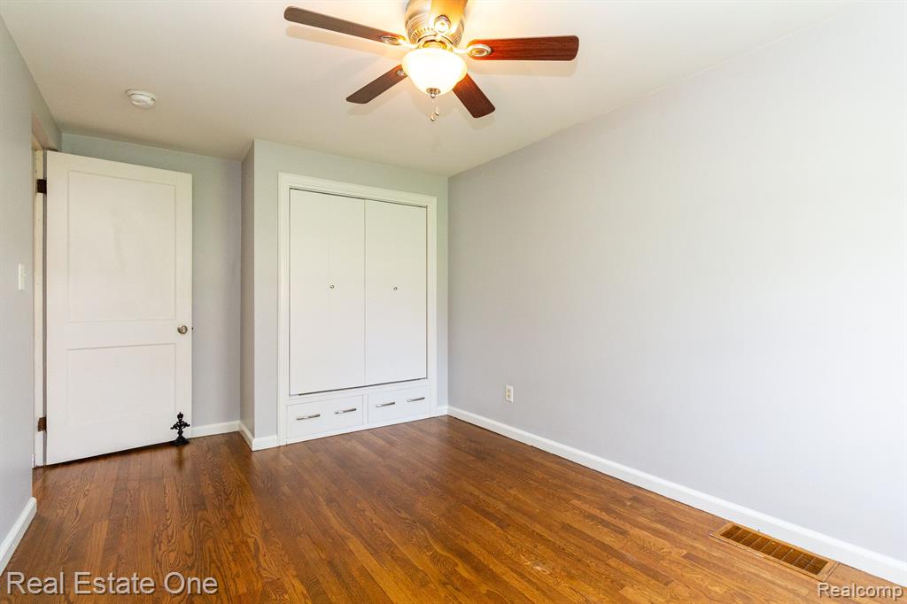 1433 Courtland Boulevard Rochester Hills, MI 48307 - Photo 20 of 35