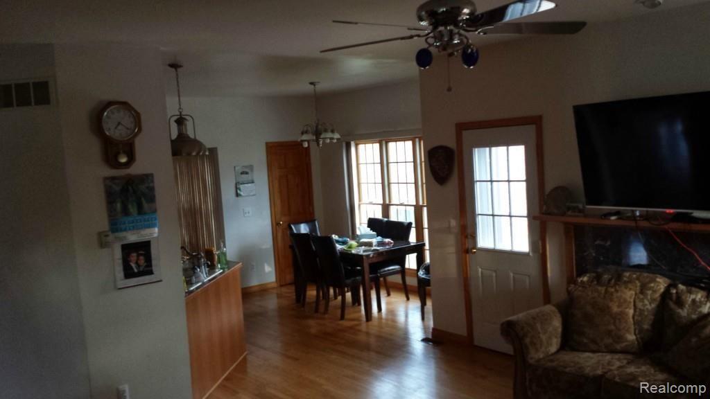 2622 Oakcrest Road Sterling Heights, MI 48310 - Photo 8 of 18 20140415_192048.jpg