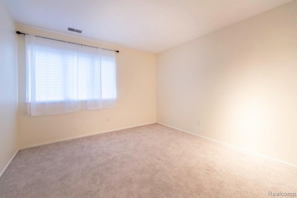 1225 South Maple Road, Unit 107 Ann Arbor, MI 48103 - Photo 17 of 24 DSC_7625 (1024x683).jpg