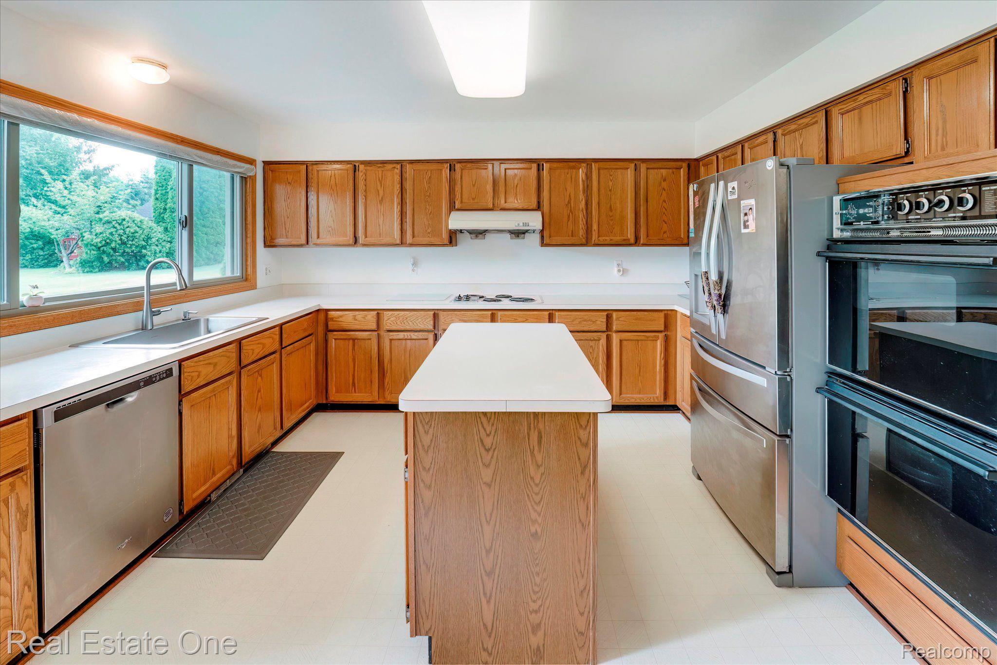 1274 Kingspath Drive Rochester, MI 48306 - Photo 13 of 51 Gallery Image 13