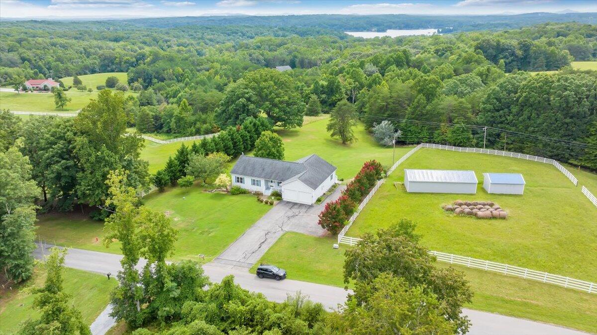 102 High Point Road Moneta, VA 24121 - Photo 2 of 64 56-DJI_20230814152647_0005_D_MIB