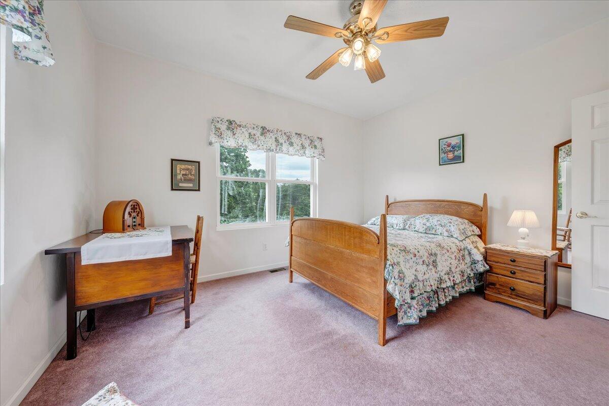 102 High Point Road Moneta, VA 24121 - Photo 25 of 64 Bedroom 2