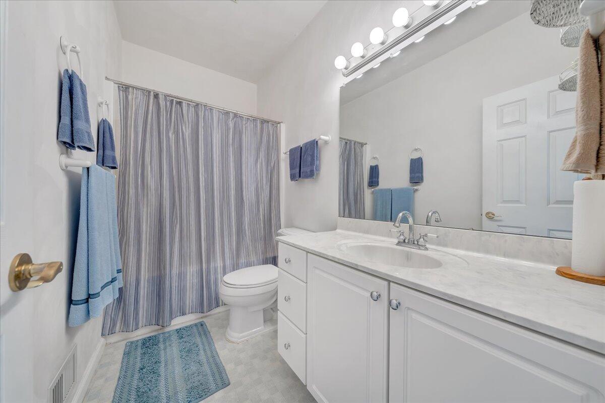 102 High Point Road Moneta, VA 24121 - Photo 27 of 64 Bathroom