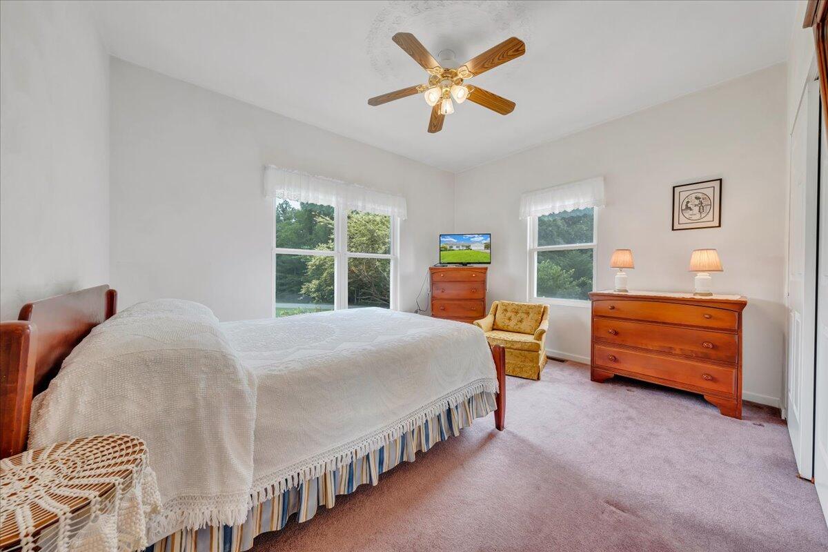 102 High Point Road Moneta, VA 24121 - Photo 28 of 64 Bedroom 3
