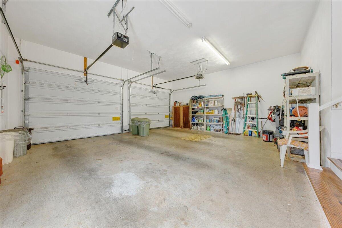 102 High Point Road Moneta, VA 24121 - Photo 33 of 64 2 Car Garage