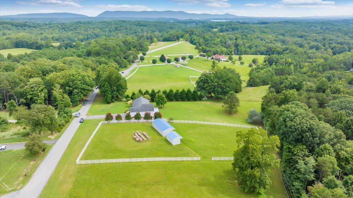 102 High Point Road Moneta, VA 24121 - Photo 52 of 64 58-DJI_20230814152801_0007_D_MIB