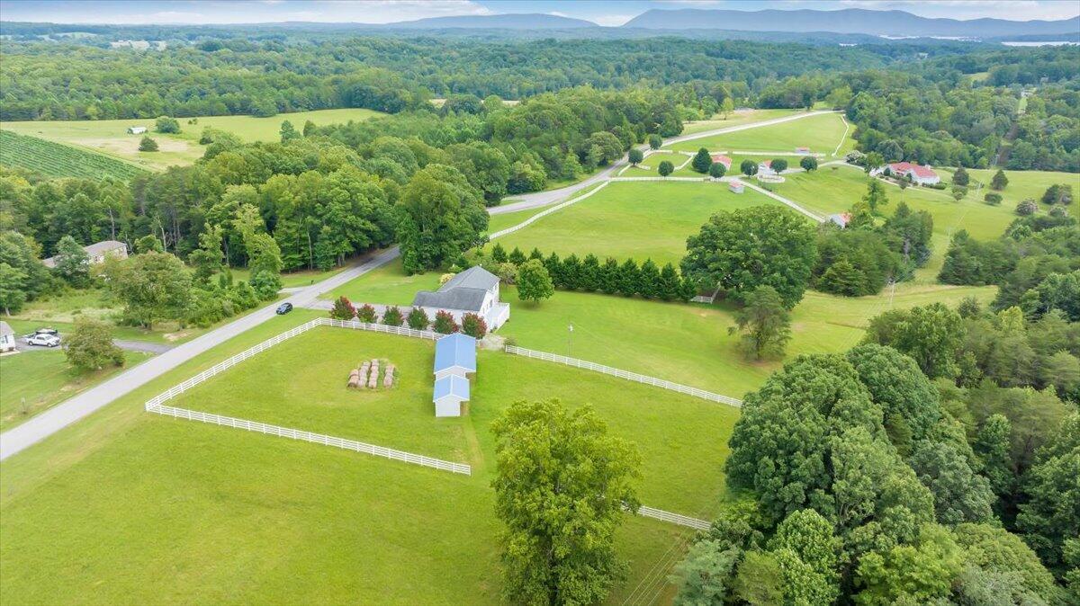 102 High Point Road Moneta, VA 24121 - Photo 53 of 64 59-DJI_20230814152818_0008_D_MIB