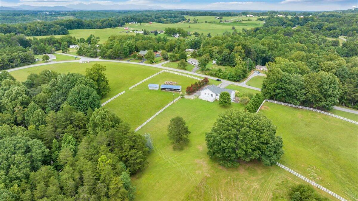 102 High Point Road Moneta, VA 24121 - Photo 55 of 64 61-DJI_20230814152902_0010_D_MIB