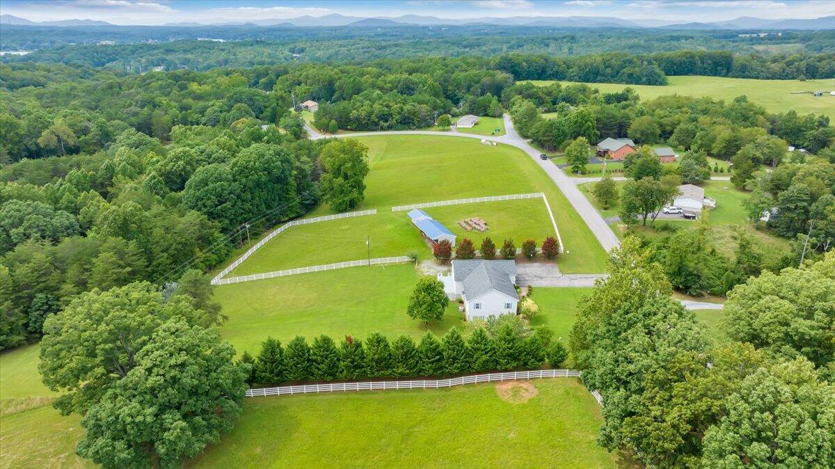 102 High Point Road Moneta, VA 24121 - Photo 56 of 64 62-DJI_20230814152920_0011_D_MIB