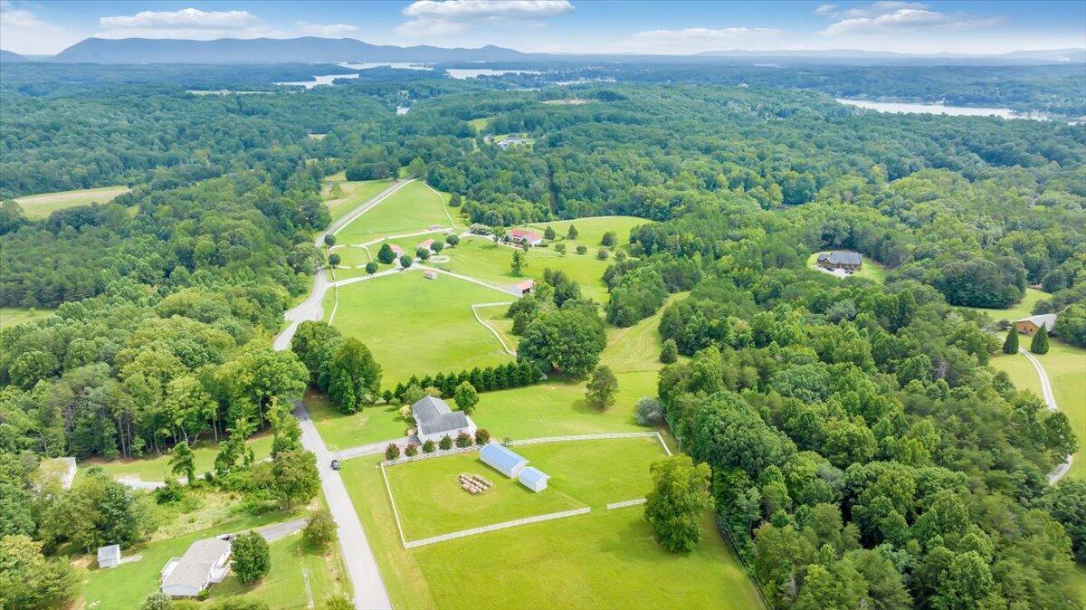 102 High Point Road Moneta, VA 24121 - Photo 61 of 64 67-DJI_20230814153038_0016_D_MIB