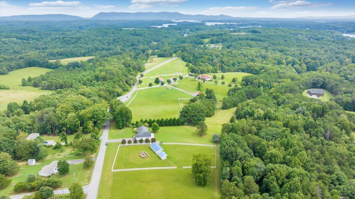 102 High Point Road Moneta, VA 24121 - Photo 62 of 64 68-DJI_20230814153046_0017_D_MIB
