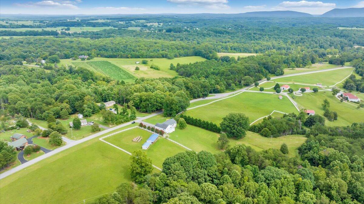 102 High Point Road Moneta, VA 24121 - Photo 64 of 64 70-DJI_20230814153116_0019_D_MIB