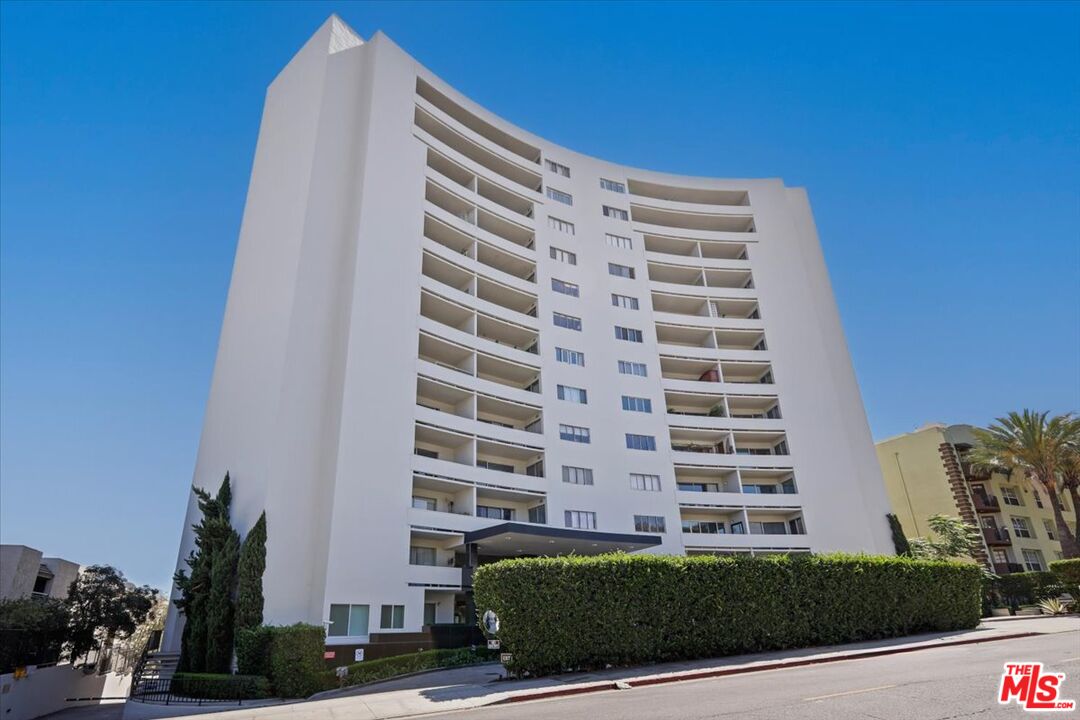 7250 Franklin Avenue, Unit 101 Los Angeles, CA 90046 - Photo 31 of 33 a front view of a building