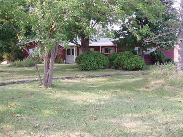 1621 East Sigler Road Carleton, MI 48117 - Photo 2 of 6 20416639-1.JPG