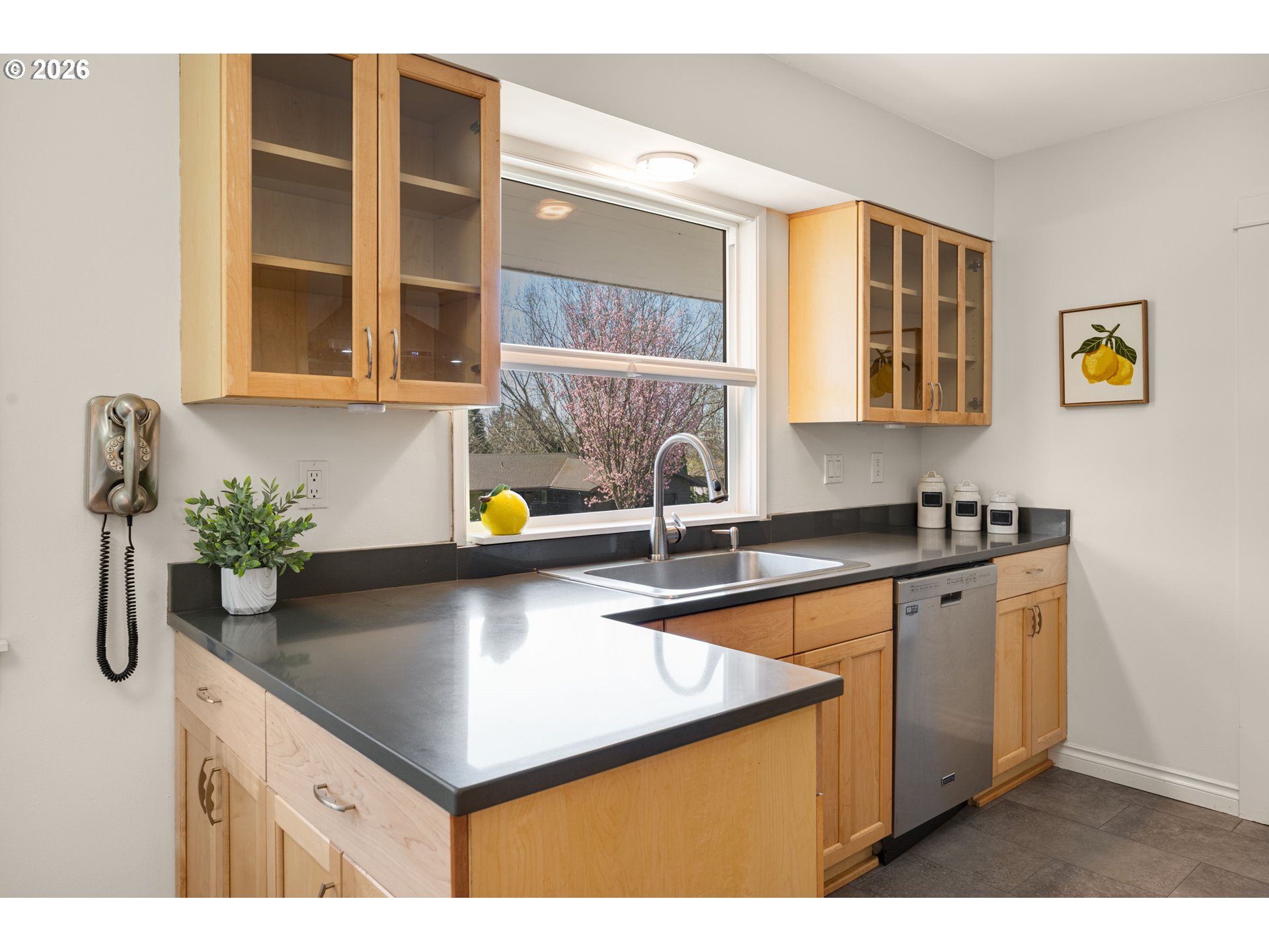 2780 Southwest West Point Avenue Portland, OR 97225 - Photo 14 of 48