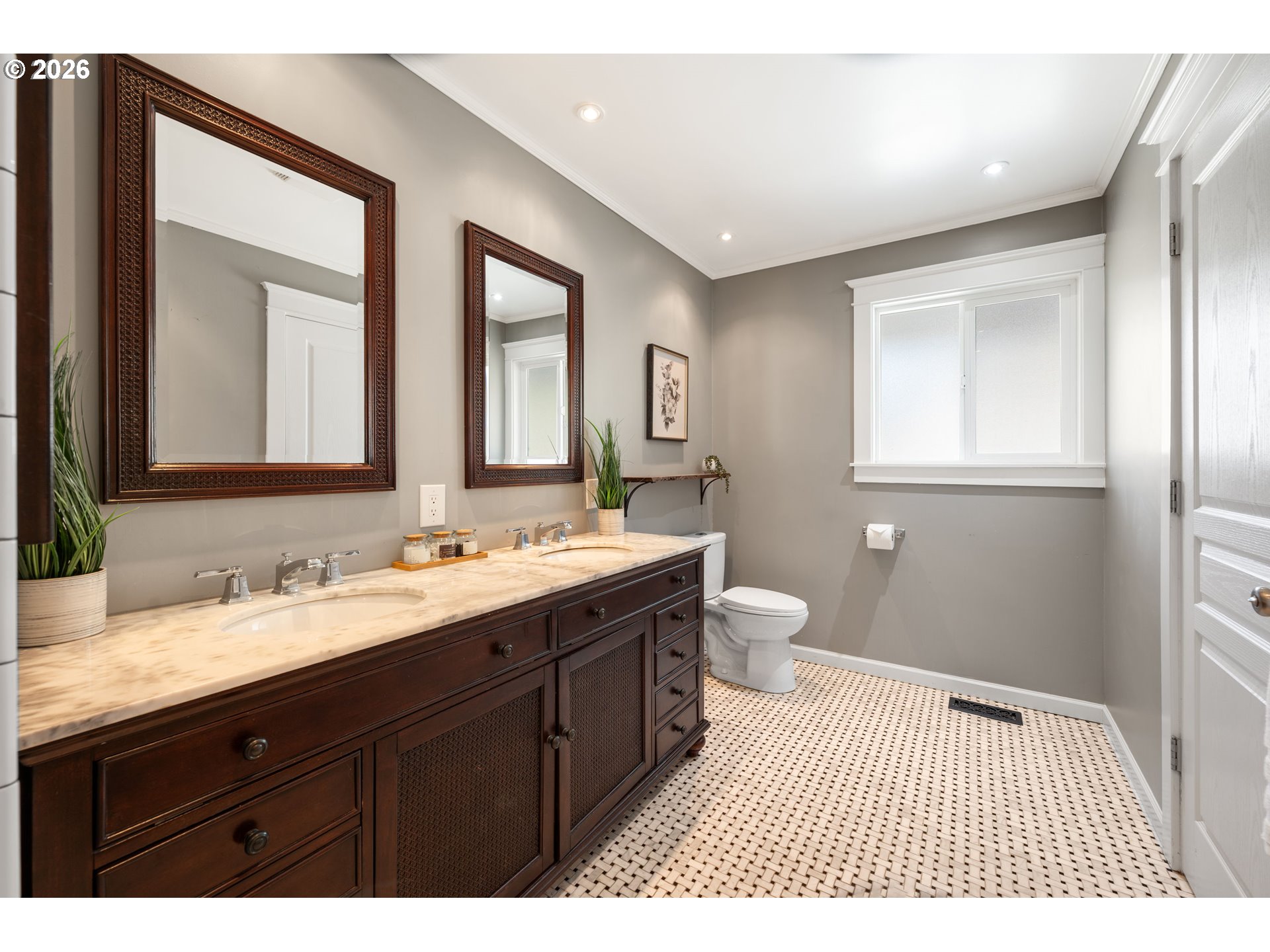 2780 Southwest West Point Avenue Portland, OR 97225 - Photo 25 of 48 Bathroom, Attached