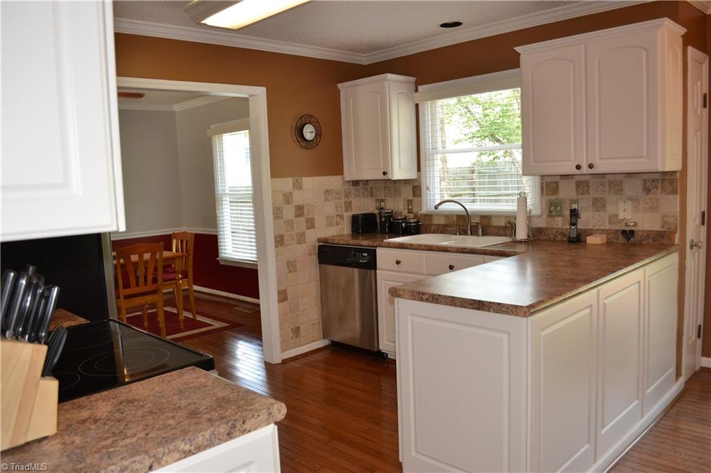 4212 Braddock Road High Point, NC 27265 - Photo 9 of 30 Gallery Image 9