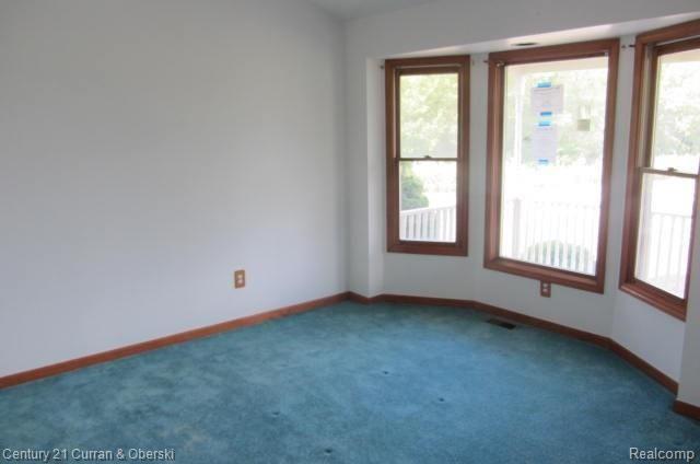 24481 Merriman Road New Boston, MI 48164 - Photo 10 of 41 24481 merriman marketing photos (30).JPG