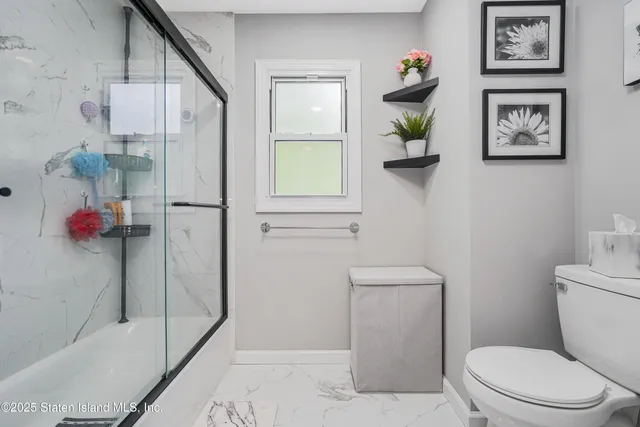 $899,888 | 383 Woodrow Road | Arden Heights