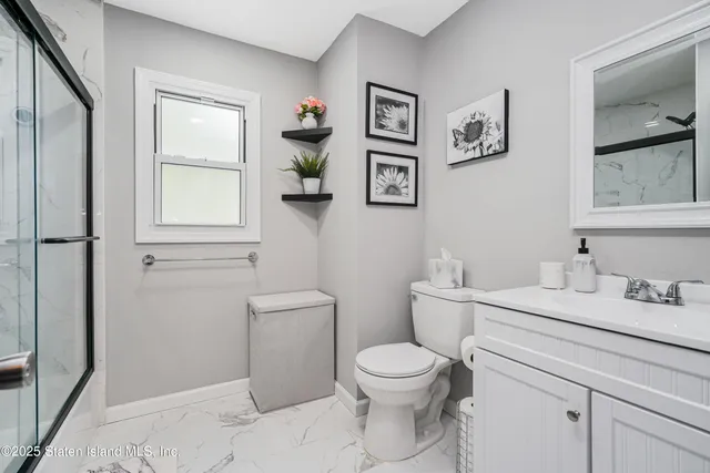 $899,888 | 383 Woodrow Road | Arden Heights