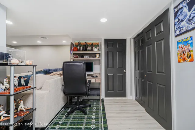 $899,888 | 383 Woodrow Road | Arden Heights