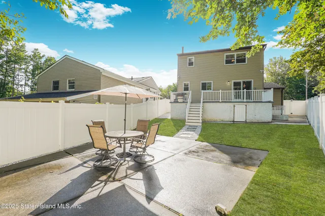 $899,888 | 383 Woodrow Road | Arden Heights