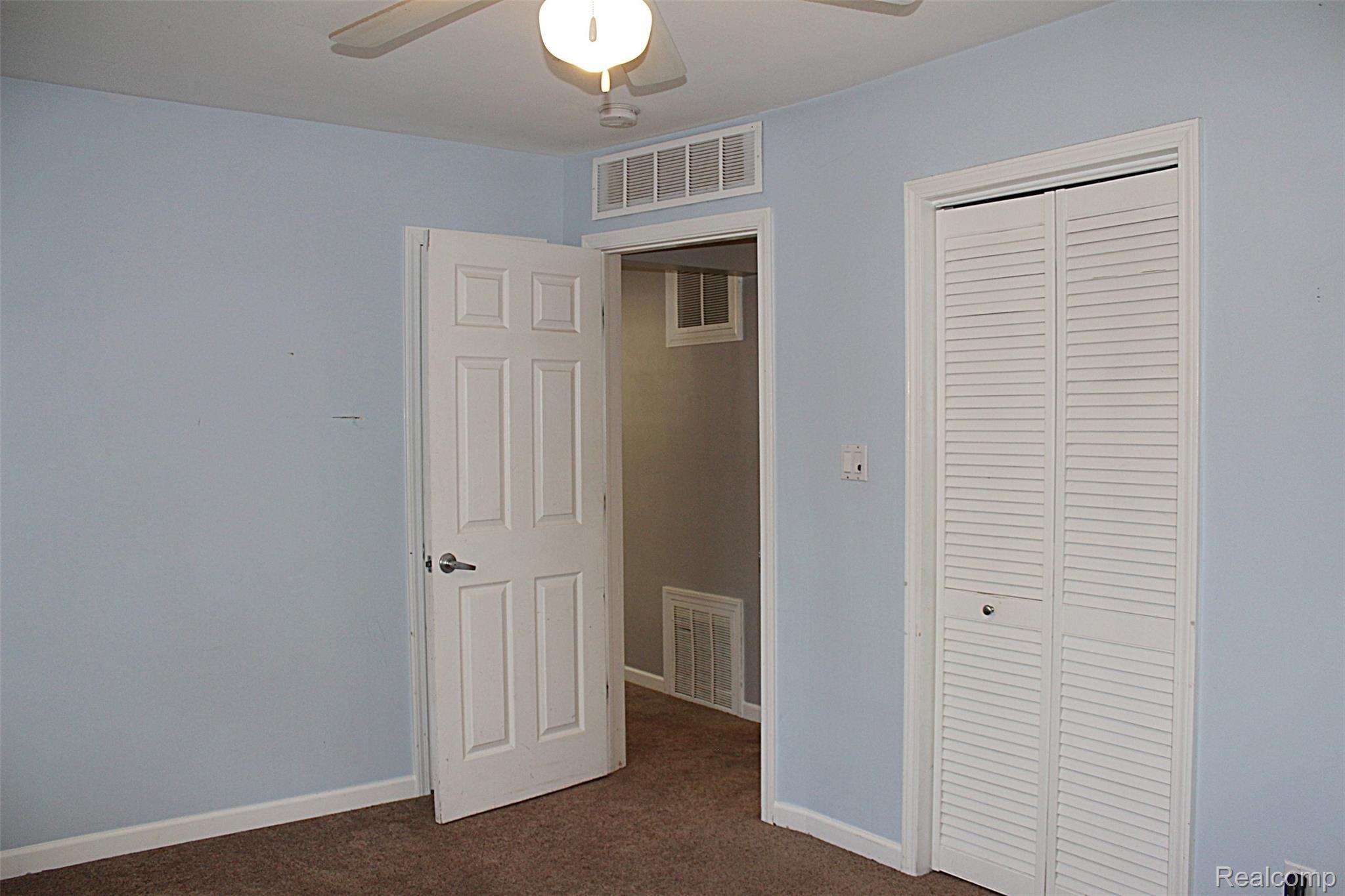 28 West Rutgers Avenue Pontiac, MI 48340 - Photo 15 of 19 IMG_015_HZP.jpg