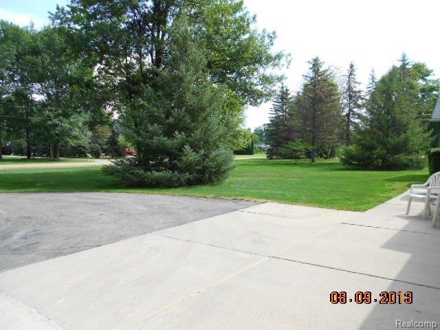 35505 Ash Road New Boston, MI 48164 - Photo 35 of 35 DSCN1646.jpg