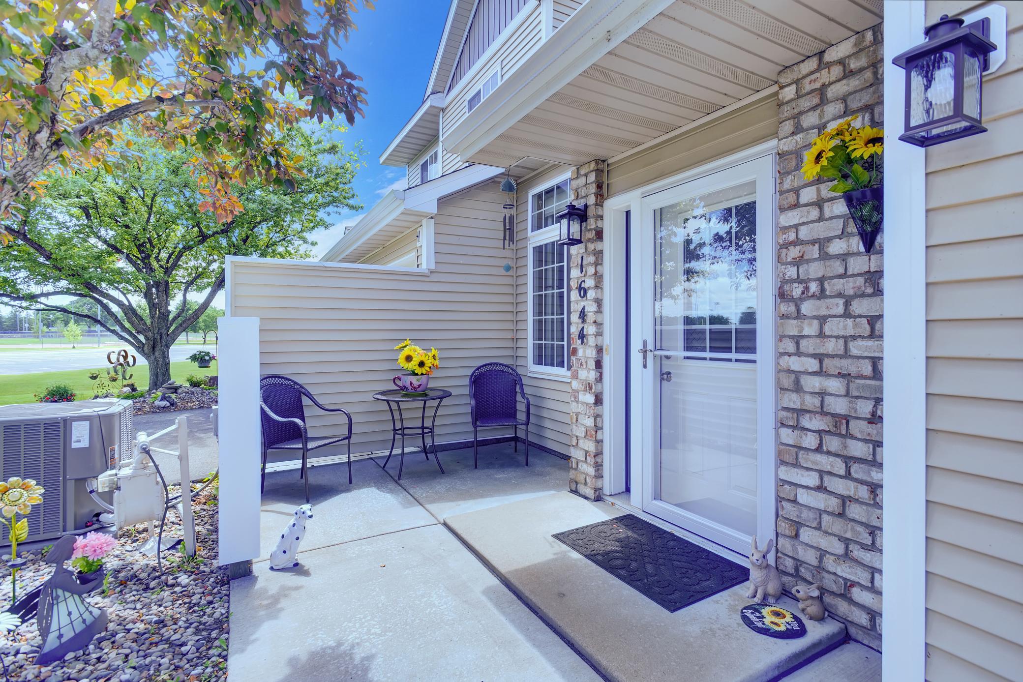 1644 Meadow Place Shakopee, MN 55379 - Photo 3 of 24