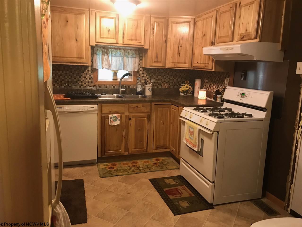 351 Grassy Run Road Fairmont, WV 26554 - Photo 5 of 17 Gallery Image 5