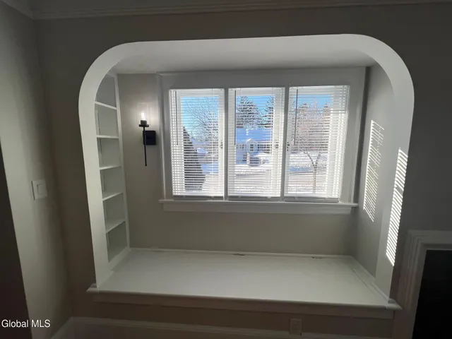 $359,900 | 1971 Nott Street, Niskayuna, NY 12309