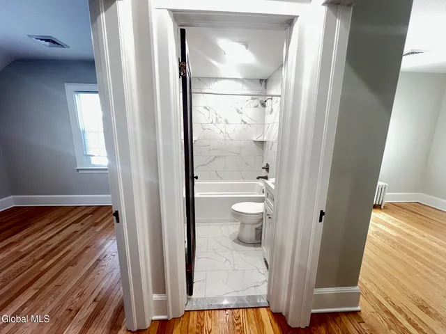 $359,900 | 1971 Nott Street, Niskayuna, NY 12309