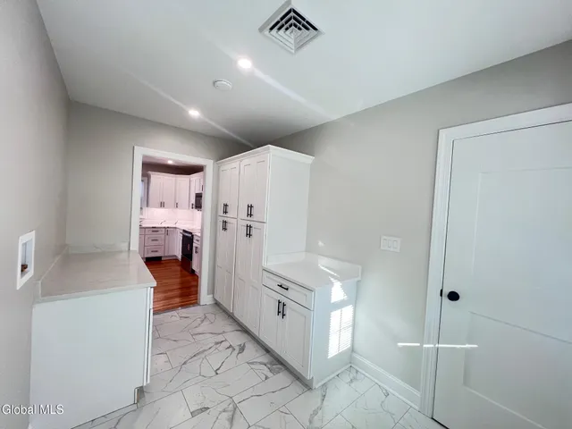 $359,900 | 1971 Nott Street, Niskayuna, NY 12309